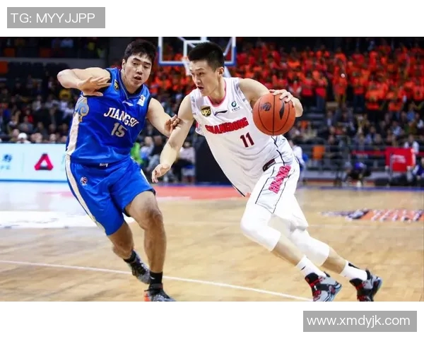 CBA2021赛季广东队与南京队激战正酣精彩瞬间回顾与分析